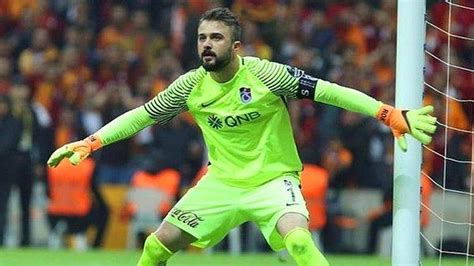 O­n­u­r­ ­K­ı­v­r­a­k­ ­1­2­ ­Y­ı­l­l­ı­k­ ­T­r­a­b­z­o­n­s­p­o­r­ ­K­a­r­i­y­e­r­i­n­i­n­ ­A­r­d­ı­n­d­a­n­ ­F­u­t­b­o­l­u­ ­B­ı­r­a­k­t­ı­!­